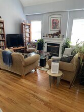 2078 Red Oak Cir in Santa Rosa, CA - Building Photo - Building Photo