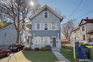 23 Beacon St in Waterbury, CT - Building Photo