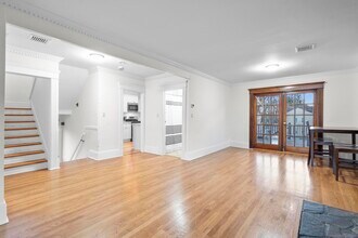 33 Douglas Ave in Stamford, CT - Building Photo - Building Photo