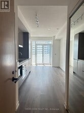 28 Interchange Wy in Vaughan, ON - Building Photo - Building Photo