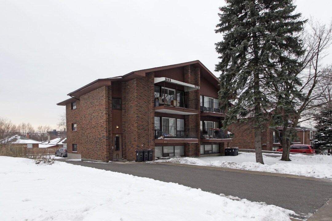 691-693 Ellesmere Rd in Toronto, ON - Building Photo