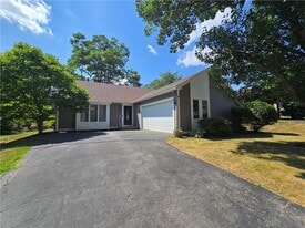 9 Hepatica Ln in West Henrietta, NY - Building Photo