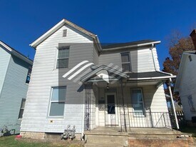 721 E Pearl St in Miamisburg, OH - Building Photo