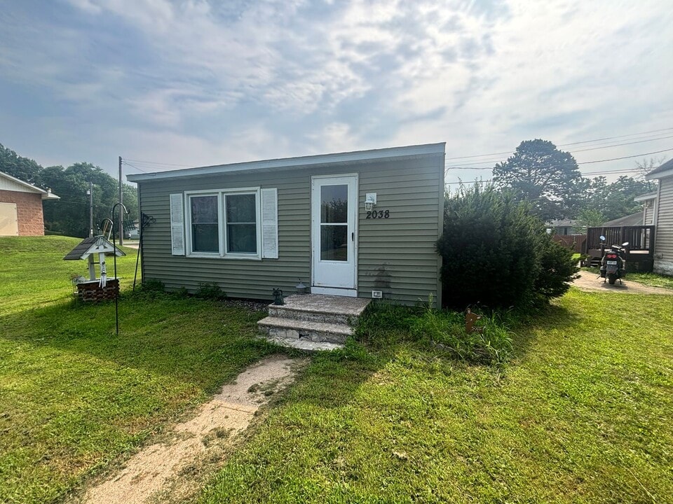 2038 Avon St in La crosse, WI - Building Photo