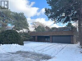 17 Fairway Heights Crescent in Markham, ON - Building Photo