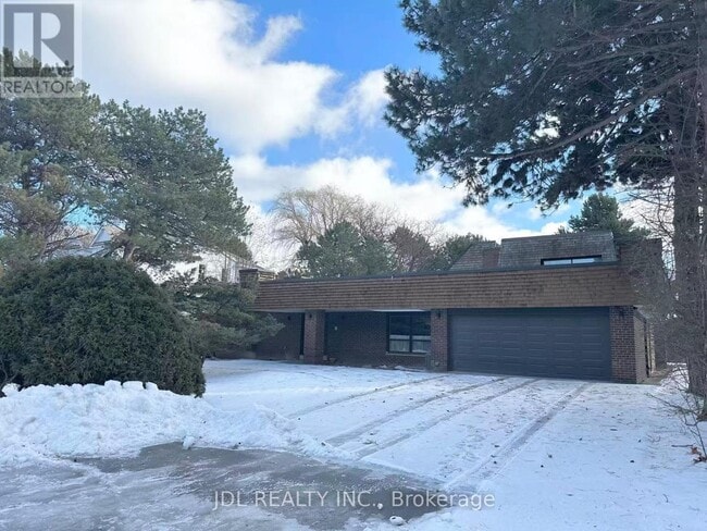 property at 17 Fairway Heights Crescent