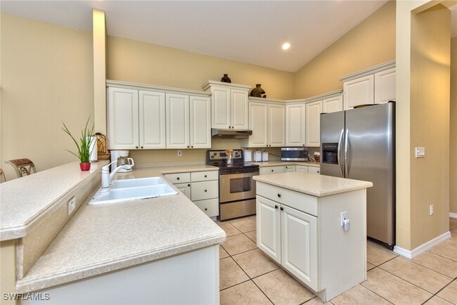 property at 3748 Kent Dr