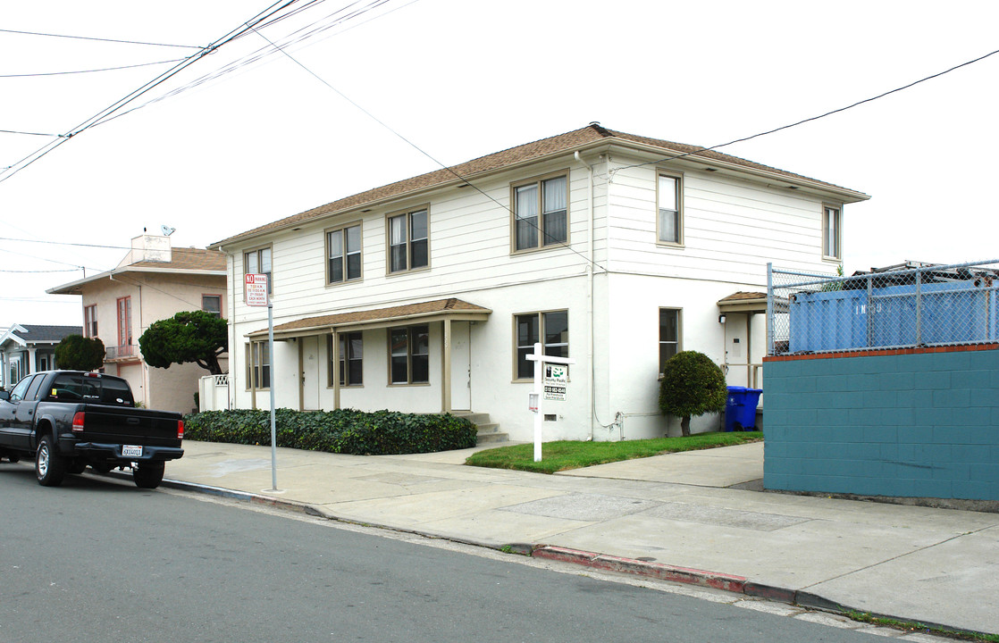 318-326 36th St in Richmond, CA - Building Photo