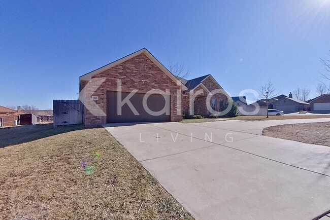 1308 Montcrest Way in Amarillo, TX - Building Photo - Building Photo