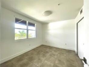 3455 NE 5th Ave in Oakland Park, FL - Foto de edificio - Building Photo