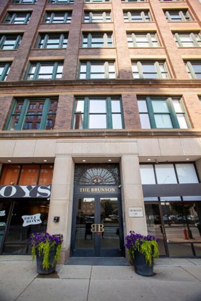 property at 160 N Wall St