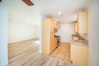 9582 Pettswood Dr in Huntington Beach, CA - Building Photo - Building Photo