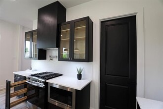 609 E 38th St in Houston, TX - Foto de edificio - Building Photo
