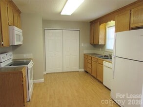371 West Ave in Troutman, NC - Building Photo - Building Photo