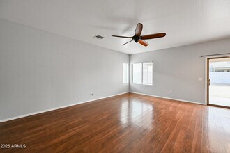 10950 W Royal Palm Rd in Peoria, AZ - Building Photo - Building Photo