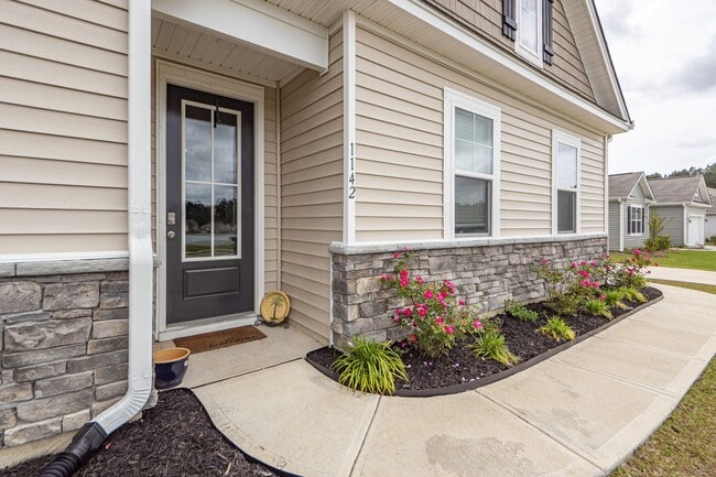 1142 Wading Pt Blvd in Huger, SC - Building Photo - Building Photo