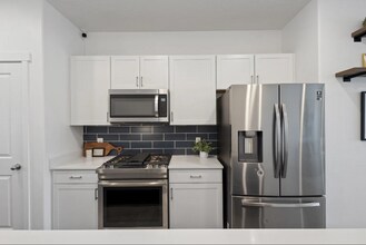 1092 E Vessel Ct in Saratoga Springs, UT - Building Photo - Building Photo