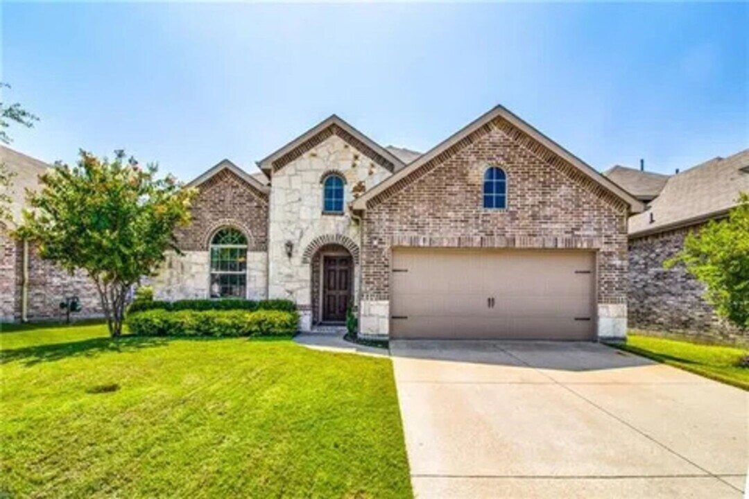 1720 Rosson Rd in Little Elm, TX - Building Photo