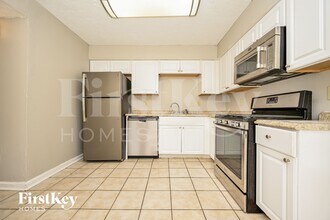 5369 Biffle Ln in Stone Mountain, GA - Building Photo - Building Photo