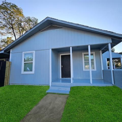 property at 220 E Woodin Blvd