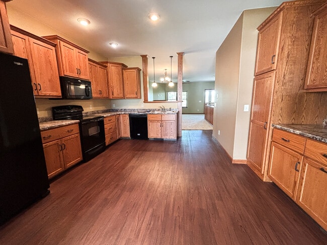 property at 958 Parkland Dr
