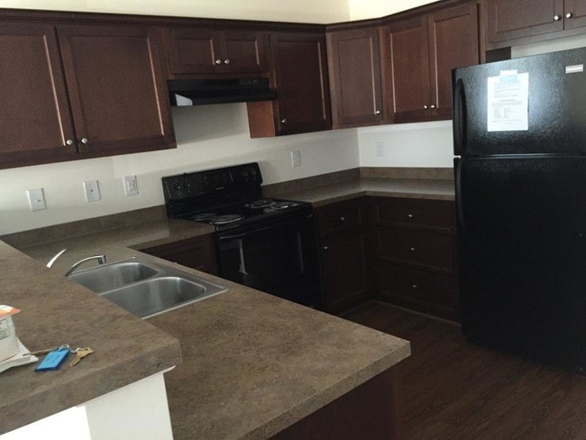 property at 1422 W Cole St