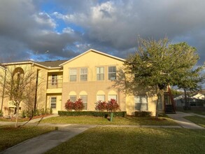 2866 Club Cortile Cir in Kissimmee, FL - Building Photo - Building Photo