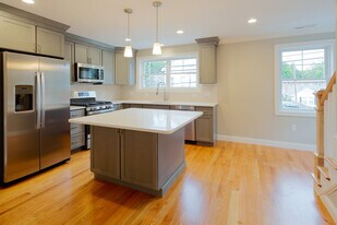 63 Bacon St, Unit 2 in Waltham, MA - Building Photo