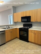 100 Campus Walk Trl in Elon, NC - Foto de edificio - Building Photo