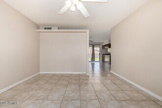 2361 E Capri Ave in Mesa, AZ - Building Photo - Building Photo