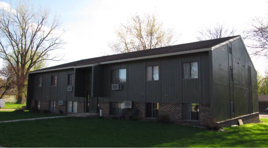 600 Bowman St in Stewart, MN - Building Photo