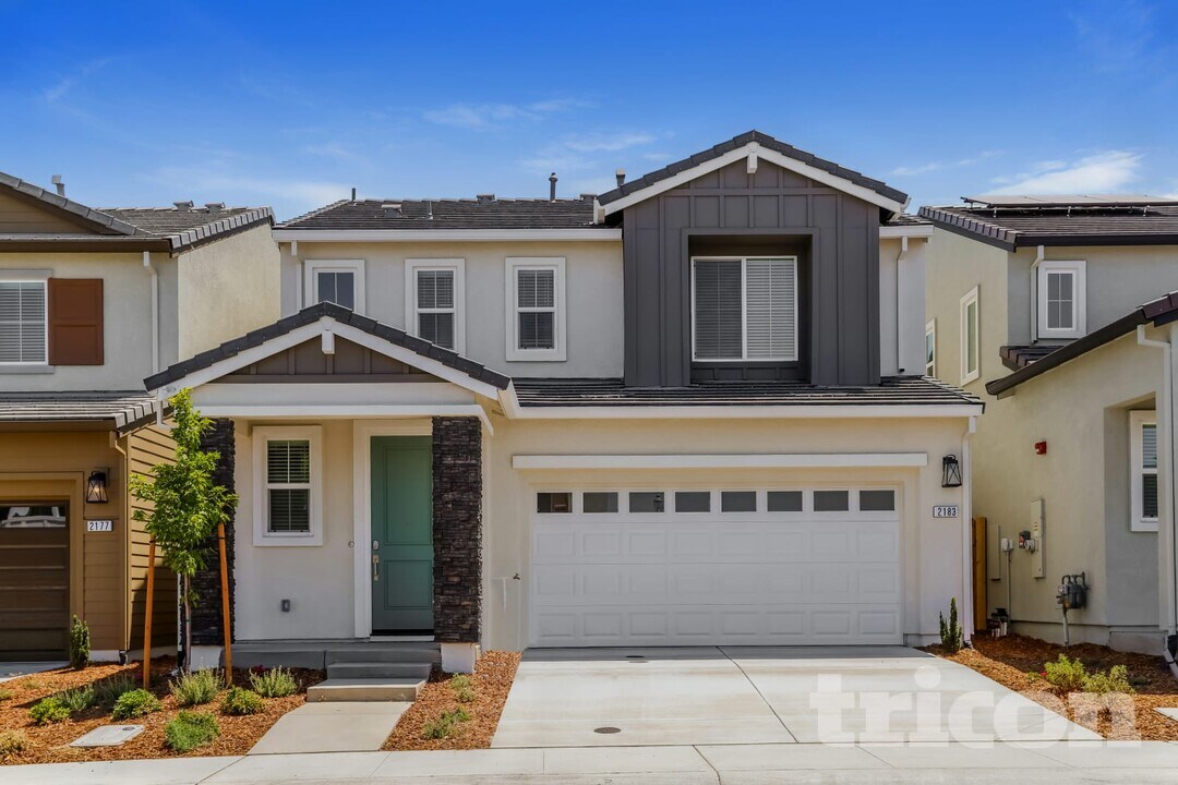 2183 Comstock Ln in Lincoln, CA - Building Photo