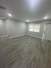 2590 Hayden Dr in Palm Springs, FL - Building Photo - Building Photo