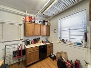 1913 W Larchmont Ave, Unit BG in Chicago, IL - Foto de edificio - Building Photo