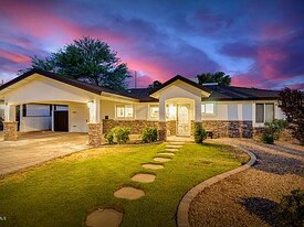 4835 E Piccadilly Rd in Phoenix, AZ - Building Photo