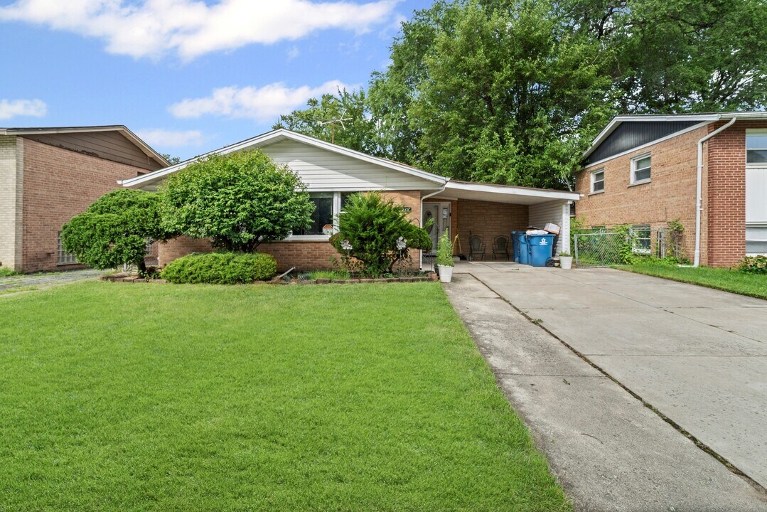 12238 S Lawndale Ave in Chicago, IL - Building Photo