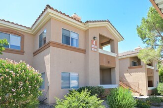 1050 E Cactus Ave in Las Vegas, NV - Building Photo - Building Photo