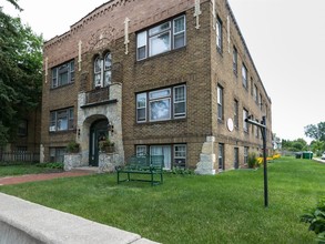 E 36th St Apartments in Minneapolis, MN - Building Photo - Building Photo