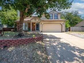 2609 Fountainview Dr in Corinth, TX - Building Photo - Building Photo