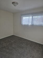 35505 E Michigan Ave in Wayne, MI - Building Photo - Building Photo