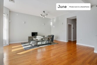Private bedroom in 5 bed/2.5 bath Home in Boston, MA - Building Photo - Building Photo