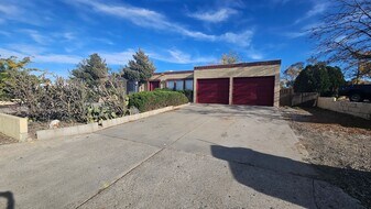 508 Cerro De Ortega Dr SE in Rio Rancho, NM - Building Photo