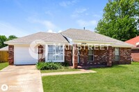 2529 McArthur Dr photo'