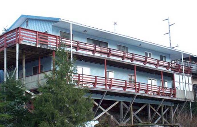 4853-4857 N Tongass Hwy in Ketchikan, AK - Foto de edificio