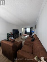 30-30 Green Valley Dr in Kitchener, ON - Building Photo - Building Photo