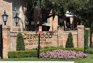 2230 S Piney Point Rd in Houston, TX - Building Photo