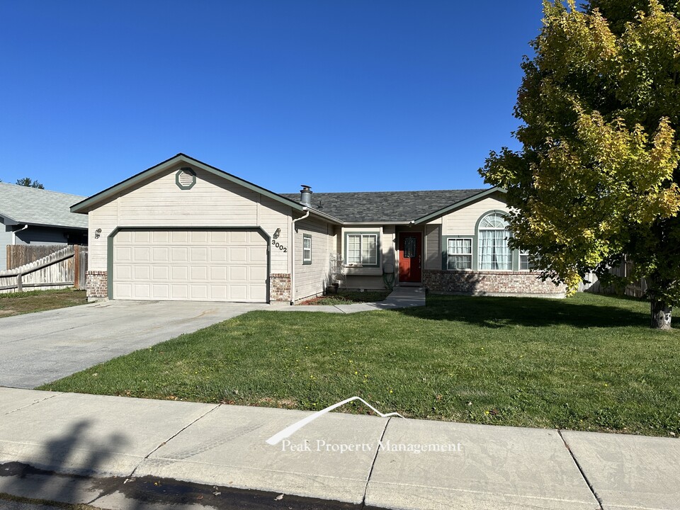 3002 Kingsgate Dr in Nampa, ID - Foto de edificio
