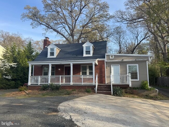 property at 9036 Lee Hwy