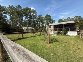 11823 FM 355 in Trinity, TX - Foto de edificio - Building Photo