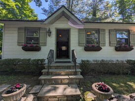 3 Wild Rose Ln in Darien, CT - Building Photo